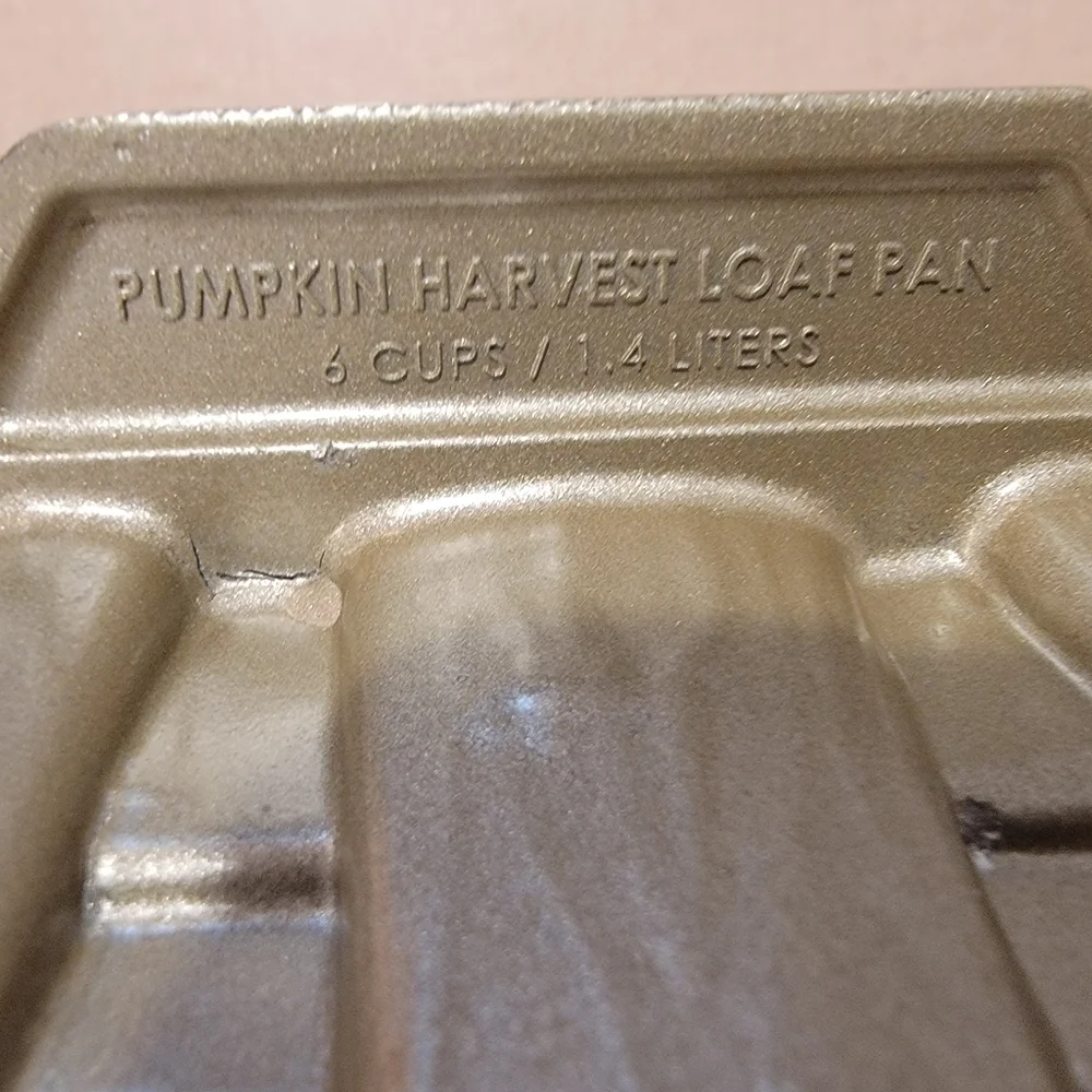 Williams Sonoma Pumpkin Harvest Loaf Pan by Nordic‎ Ware